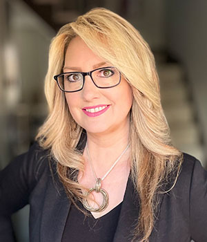 Brenda Delodder, Vice President Marketing & Communications at the United Way of Halton & Hamilton, Most Inspiring WomenLeaders of 2021 Profile